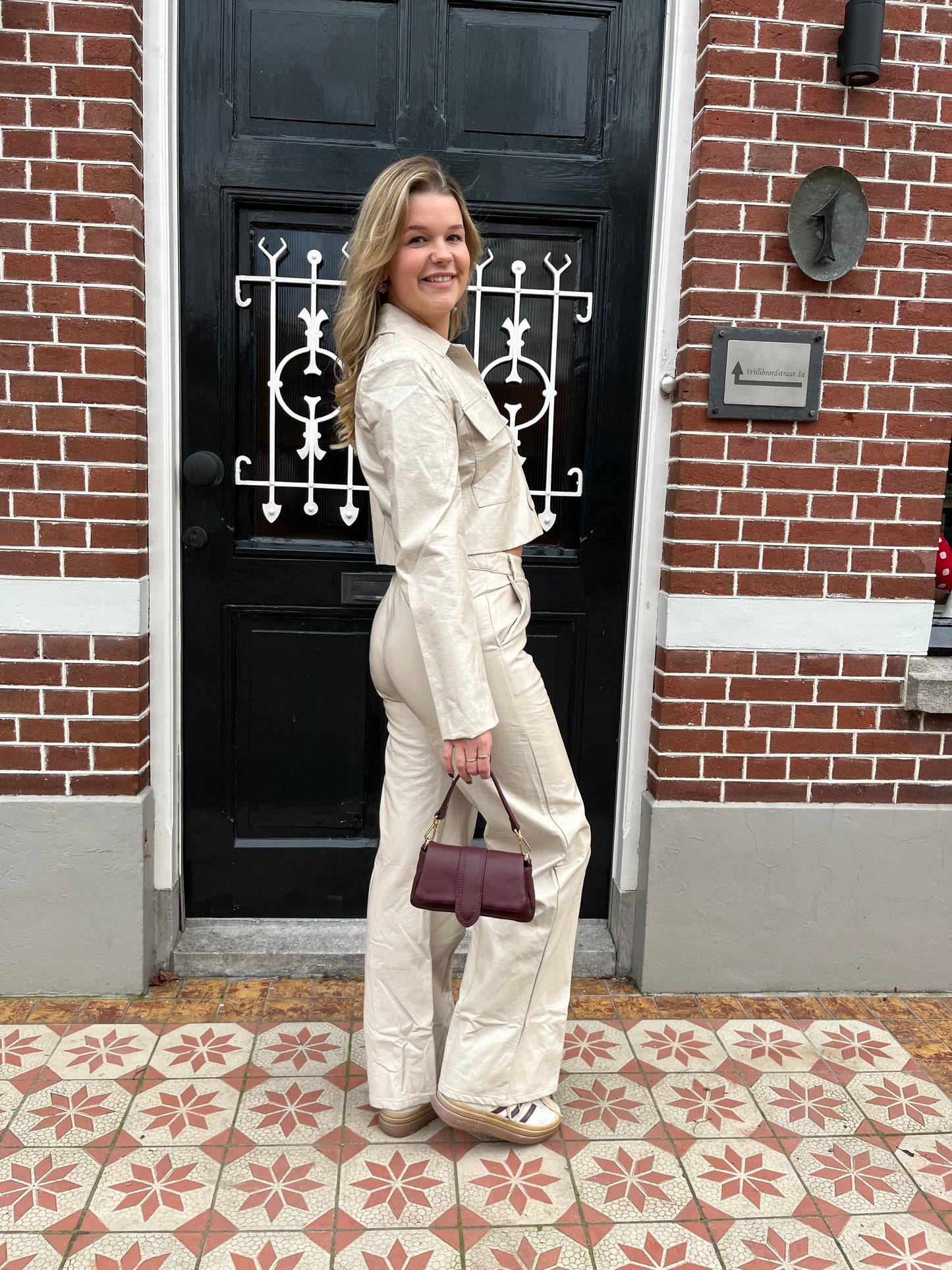 Loïs cropped jack lak beige