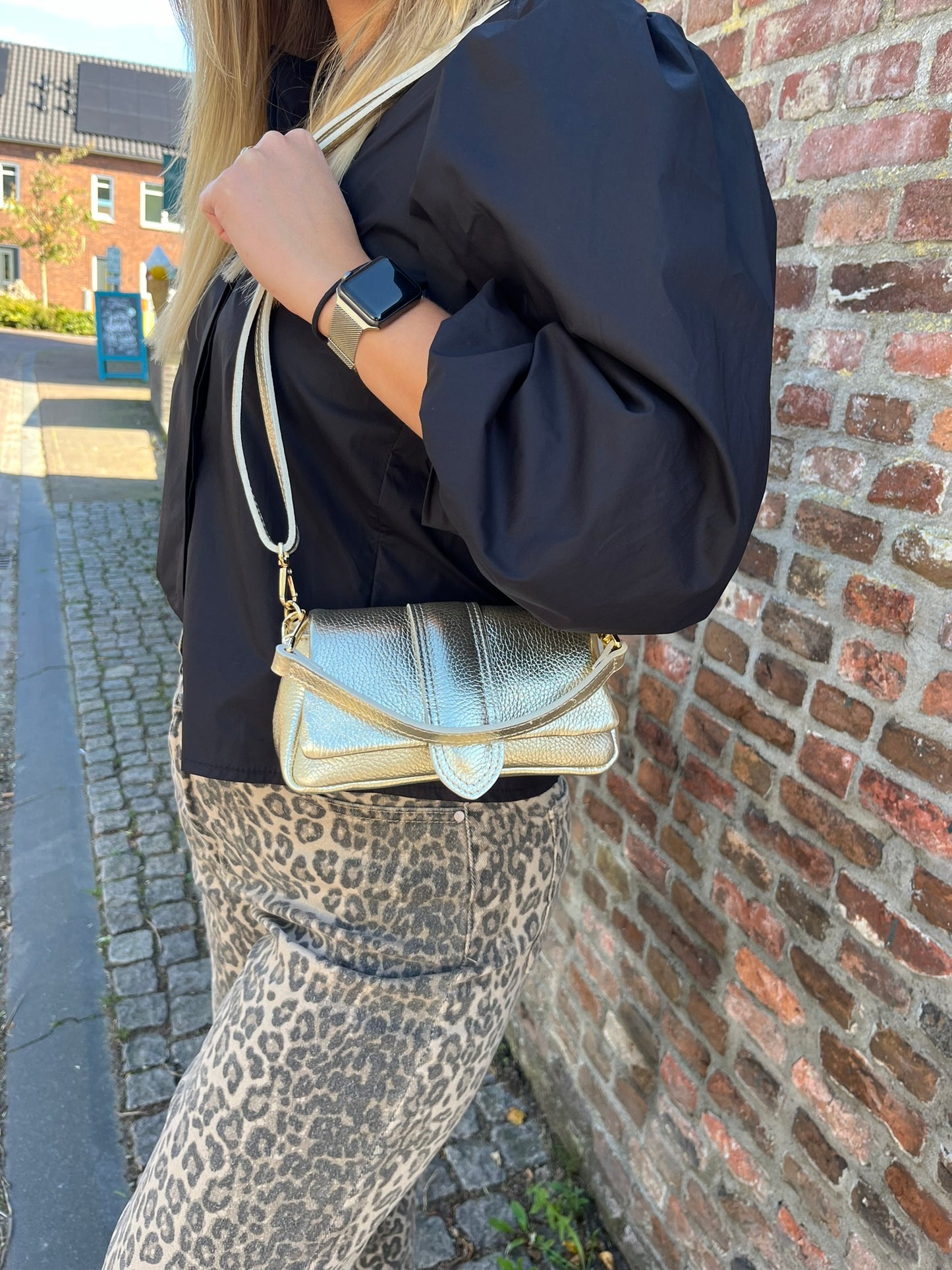 Puffy crossbody goud