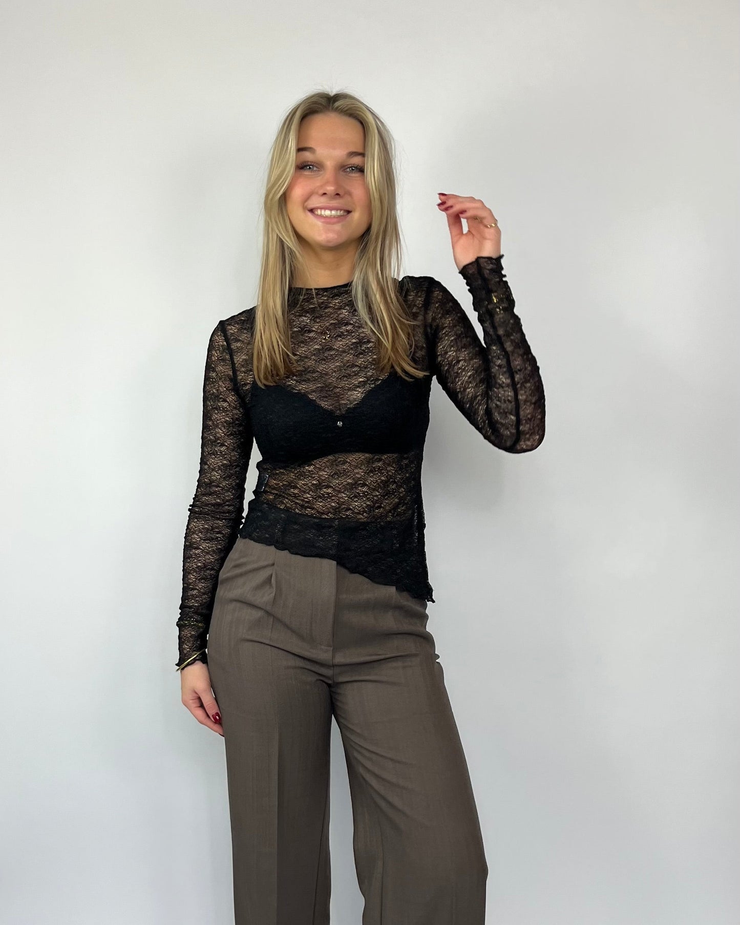 Luvy lace top met split zwart