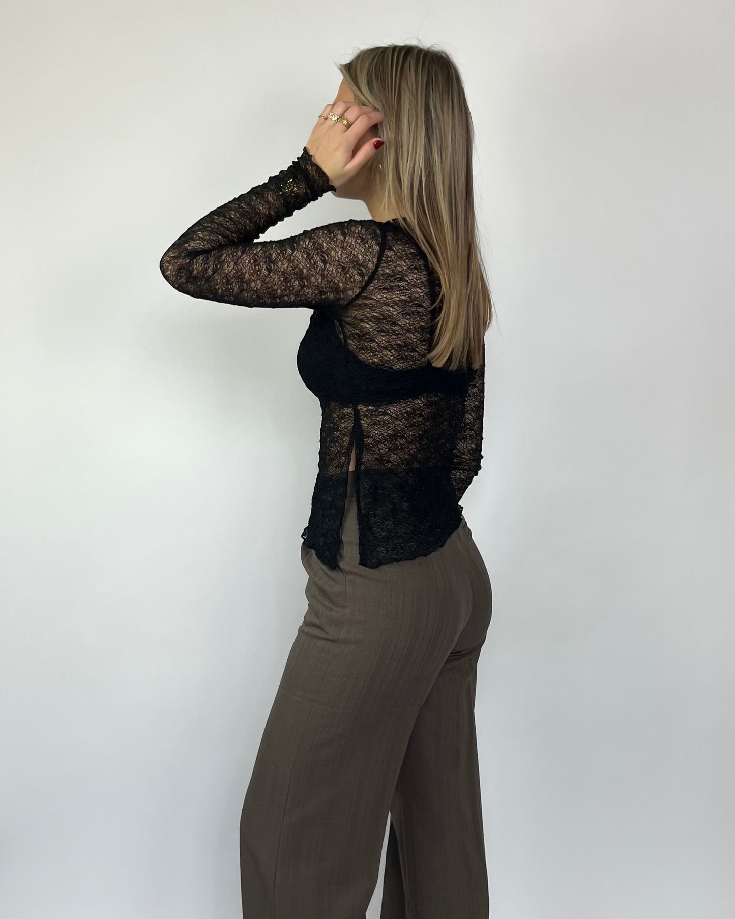 Luvy lace top met split zwart