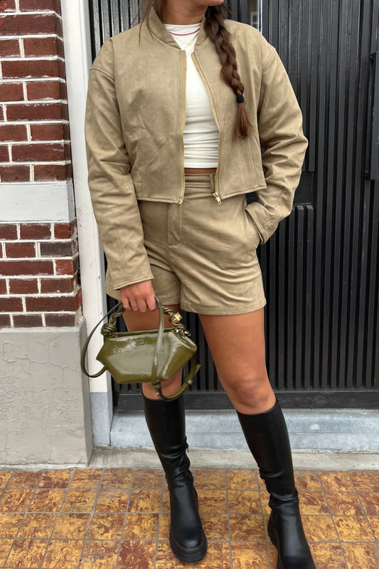 Nien short van imitatiesuède khaki