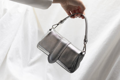 Puffy crossbody zilver