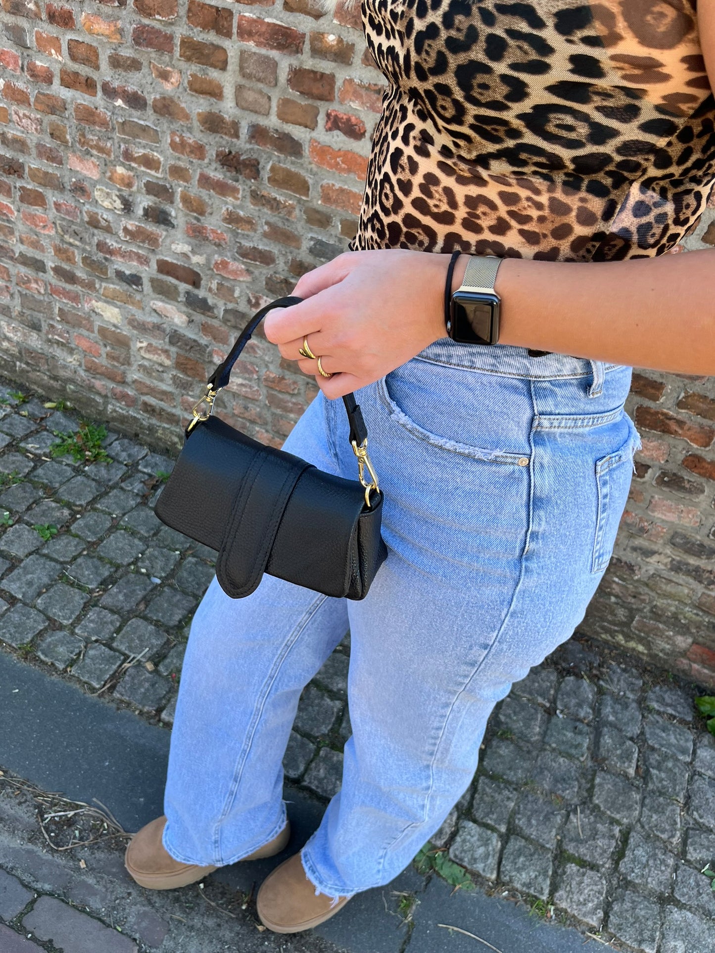 Puffy crossbody zwart